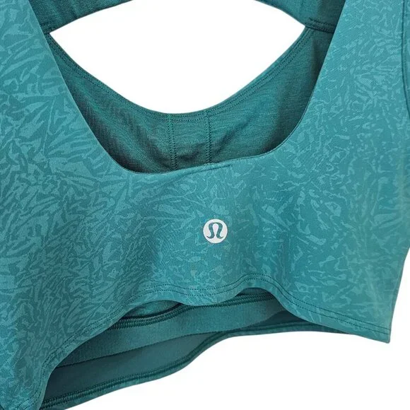 Lululemon Everlux Cut-Out Train Bra, Medium Support, B/C Cups, Green,Teal Size 6 - Picture 3 of 7